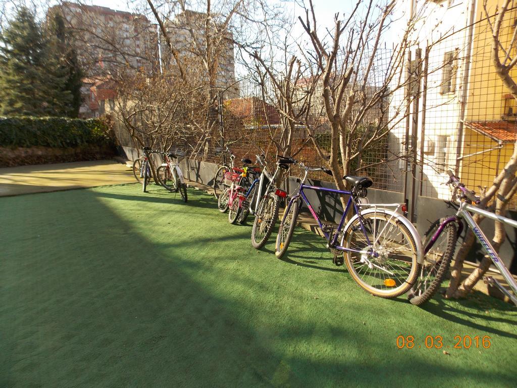 Guest House Miss Depolo ベオグラード エクステリア 写真
